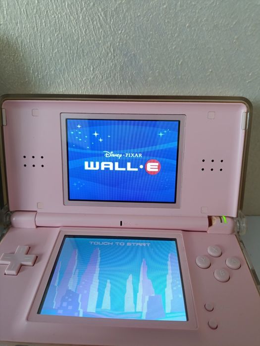 Nintendo DS lite pink