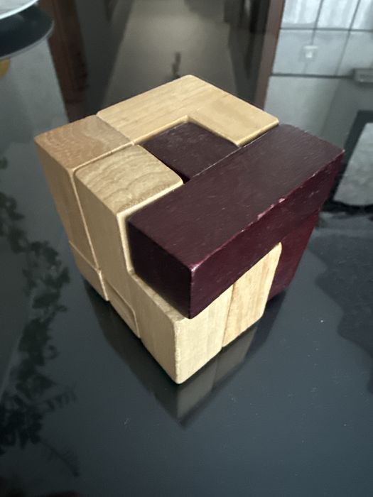 Logiczna drewniana ukladanka