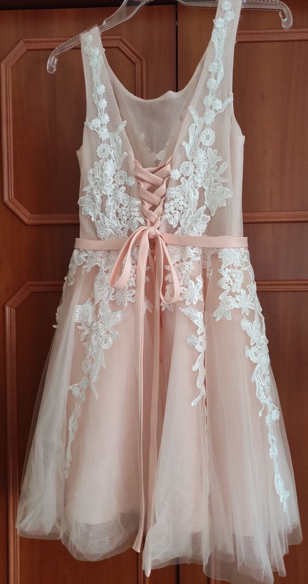 Suknia sukienka brzoskwiniowa tiulowa rozmiar 36