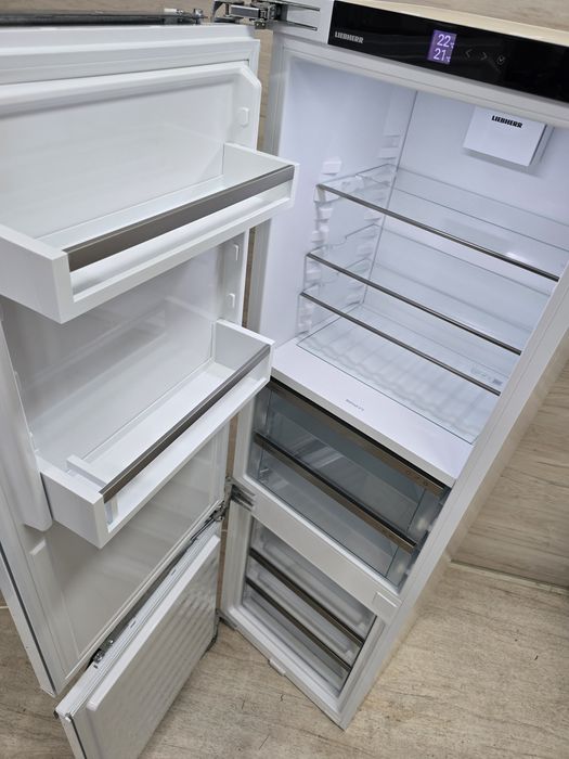 Як новий Холодильник Liebherr 2025 року BioFresh NoFrost Сенсорний