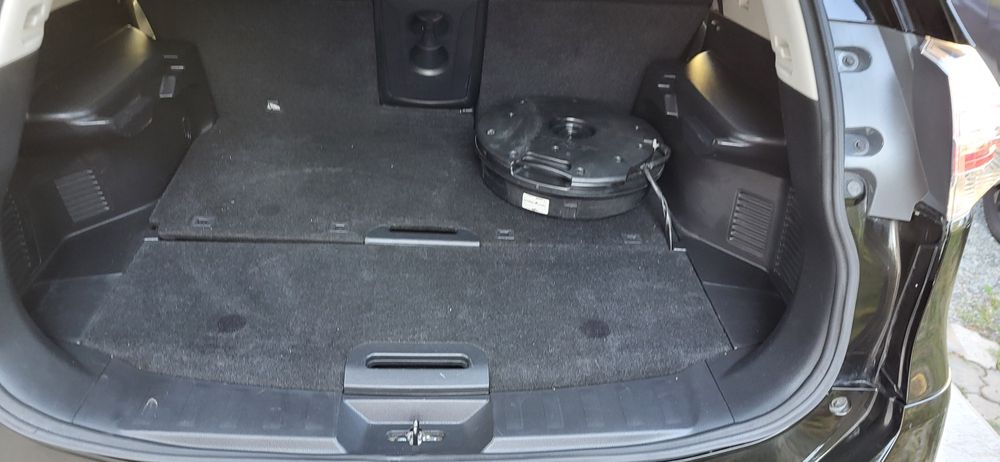 Продам нисан рог