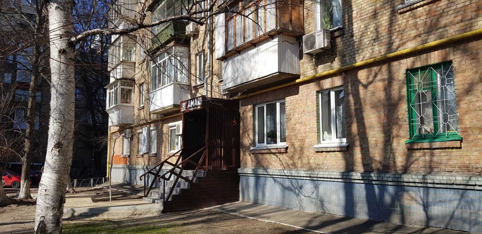 Продаж фасадного нежитлового приміщення на Харківському шосе 13