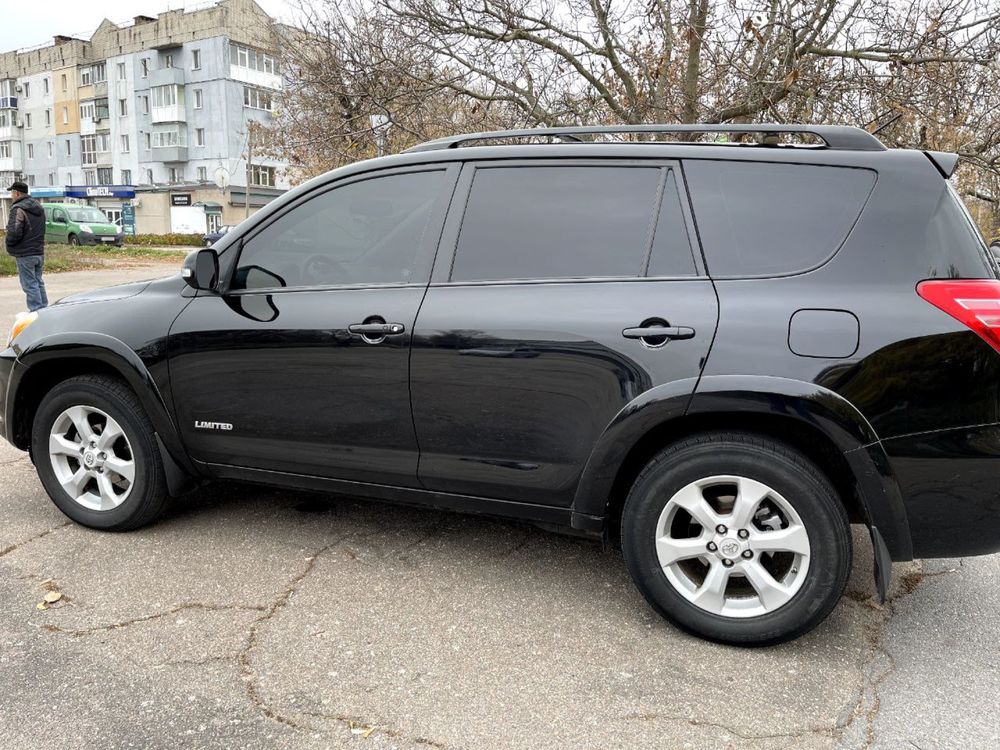 Продається Toyota RAV4 2012