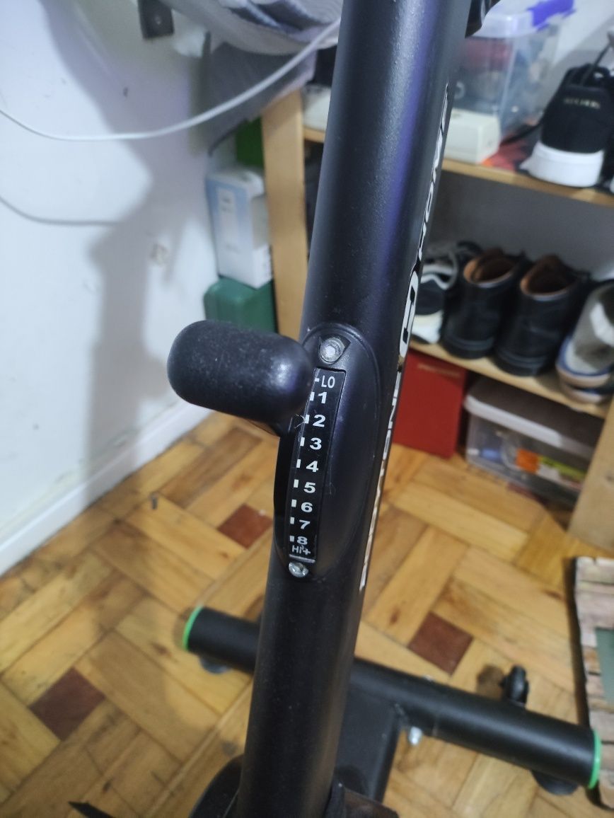 Bicicleta de spinning BODYTONE DS06