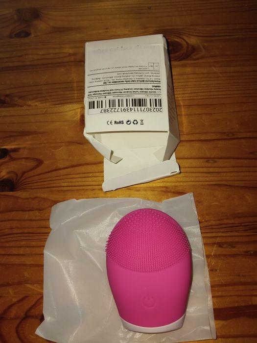 Szczoteczka do mycia twarzy nowa