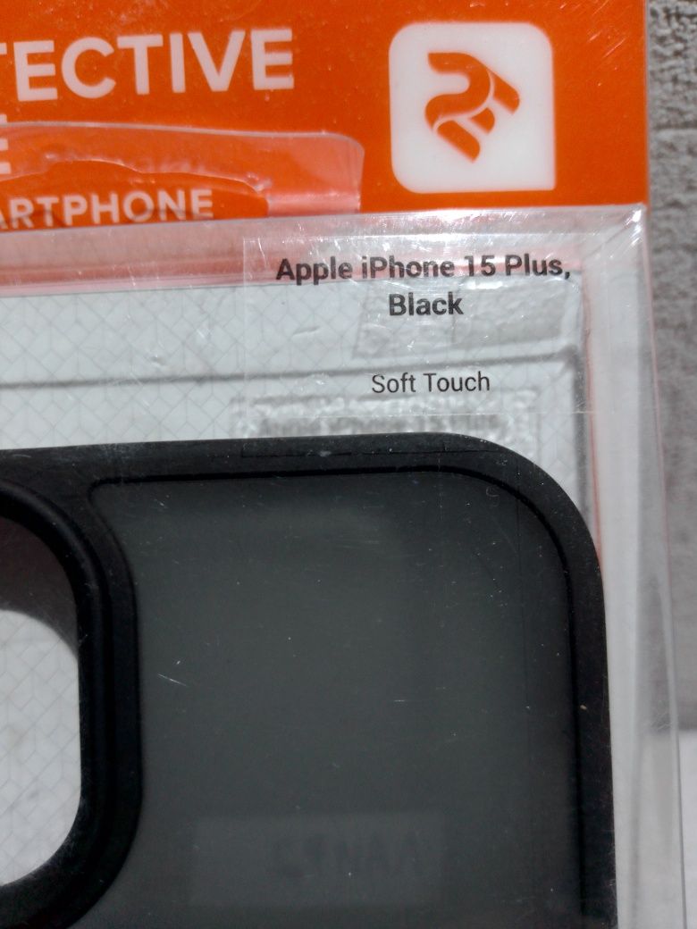 Два чехла для iPhone 15 Plus