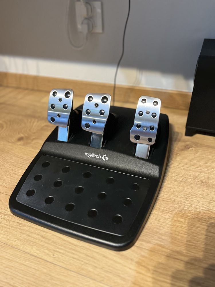 Sprzedam Logitech G29 z shifterem + Dodatki