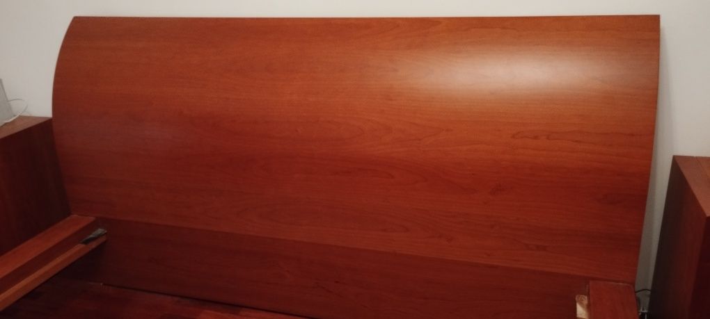 Cama de casal cerejeira bom estado