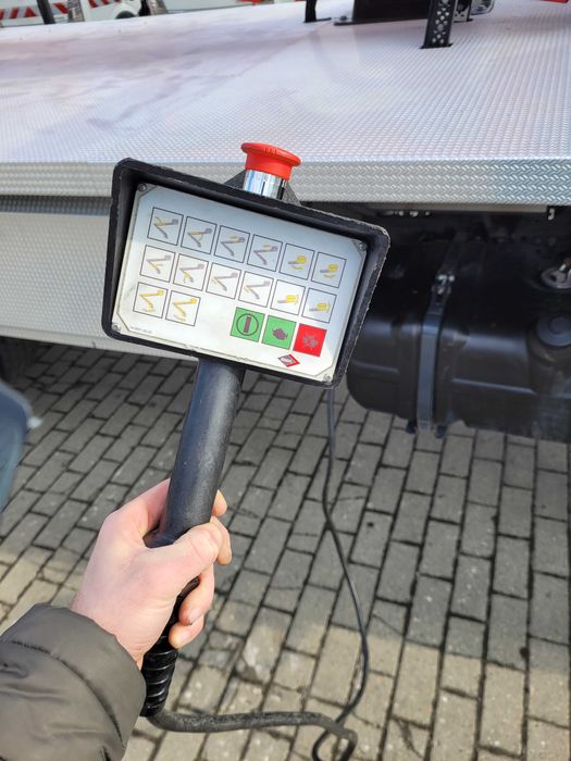 przegubowy/podnośnik/24m/versalift/vtx-240/zwyżka/nissan/multitel/cela