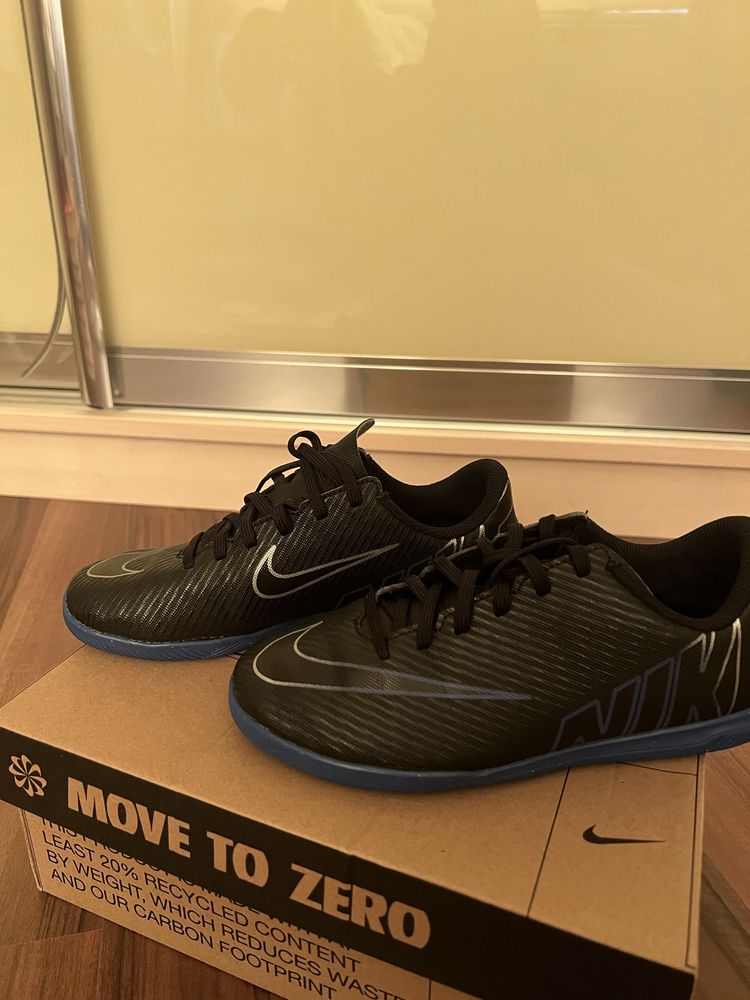 Взуття кросівки футбольні бутси для залу Nike JR Mercurial VAPOR