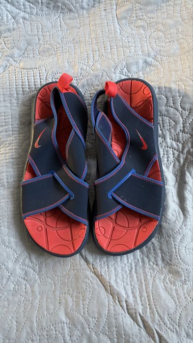 Granatowe czerwone sandaly sportowe nike 36