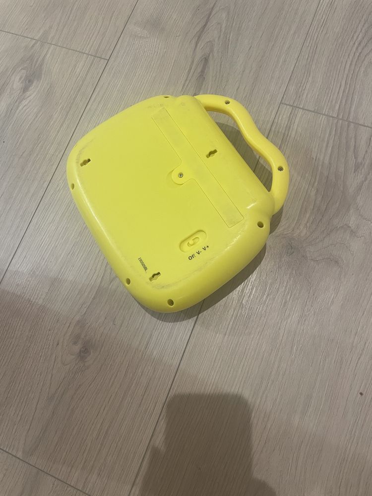 grający komputerek świnka Peppa