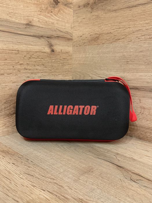 Пусковое устройство Бустер Alligator Jump Starter 22000mAh JS845