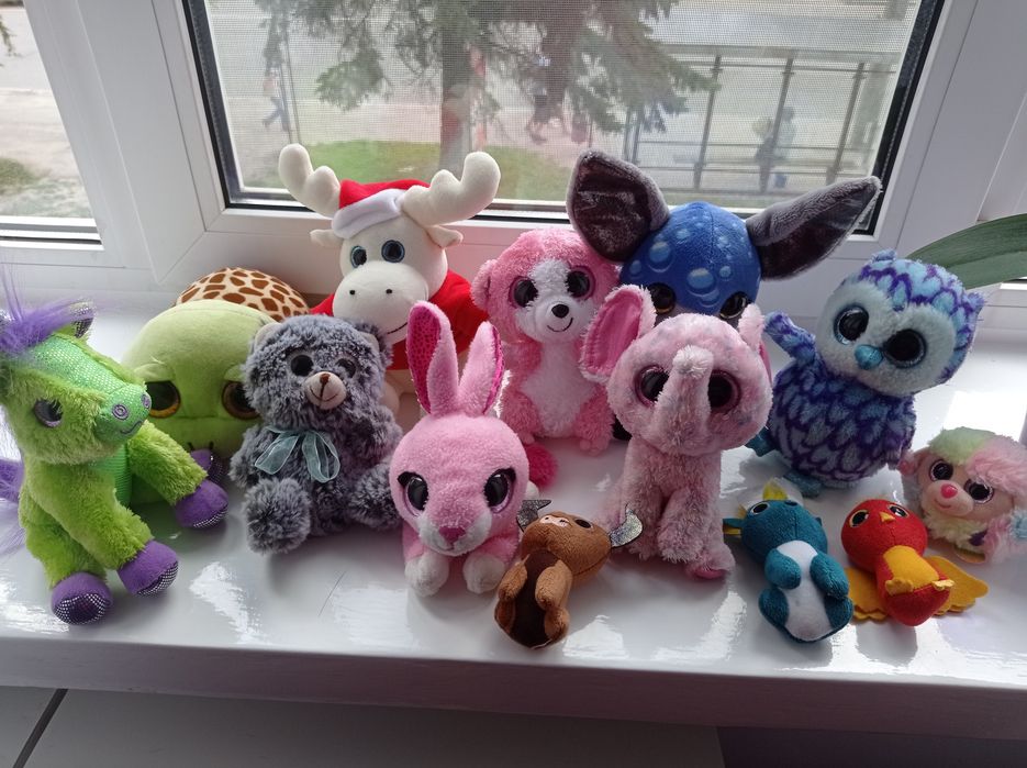 Іграшки з блискучими очима