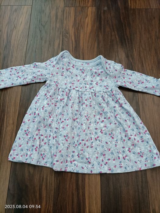 Różne sukienki dla dziewczynek