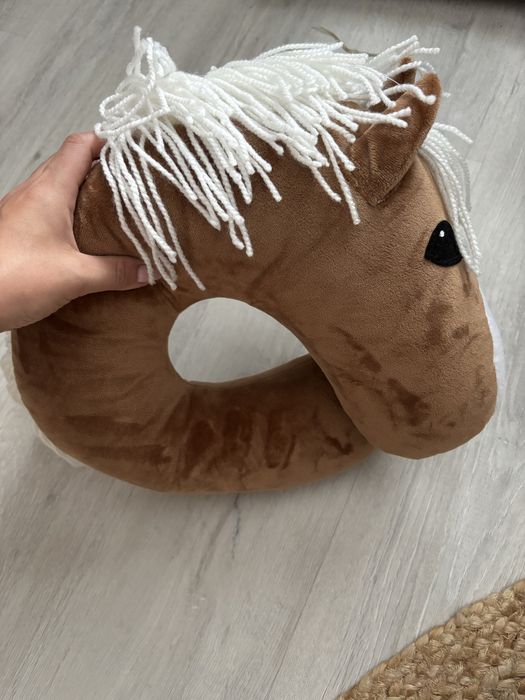 Poduszka dla dziecka do samochodu rogal KOŃ