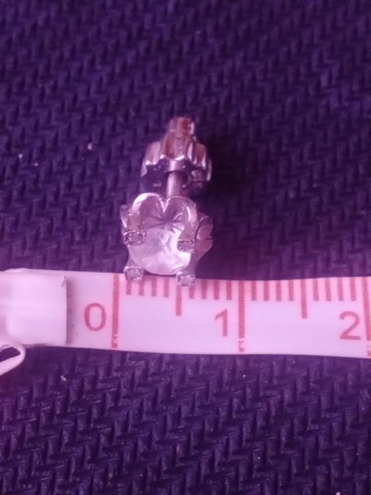 Серебряные серьги.