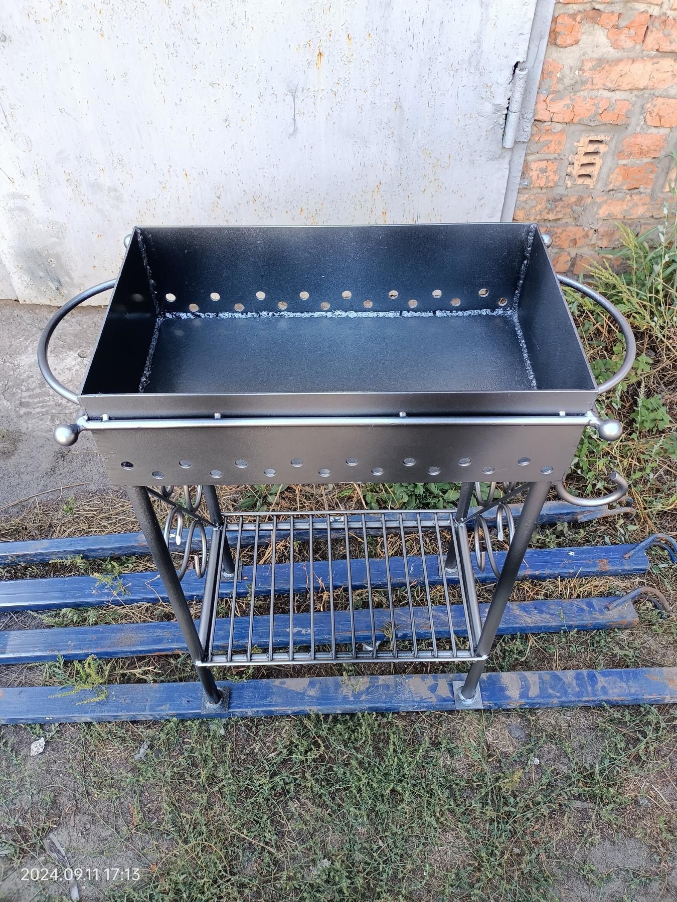 Мангал   новий .