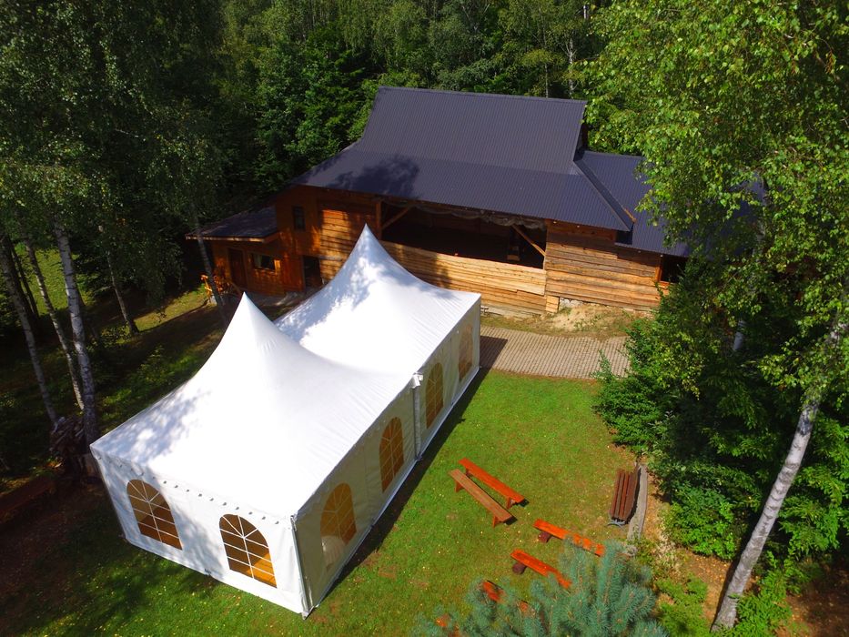 Wynajem profesjonalnych namiotów podłoga krzesła stoły dmuchańce