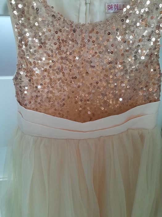 Sukienka dla dziewczynki r. 134/140