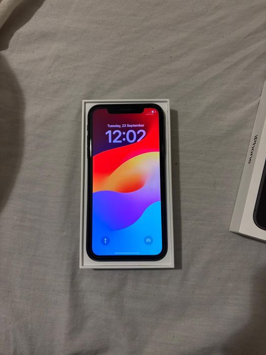 Iphone 11  64 gb