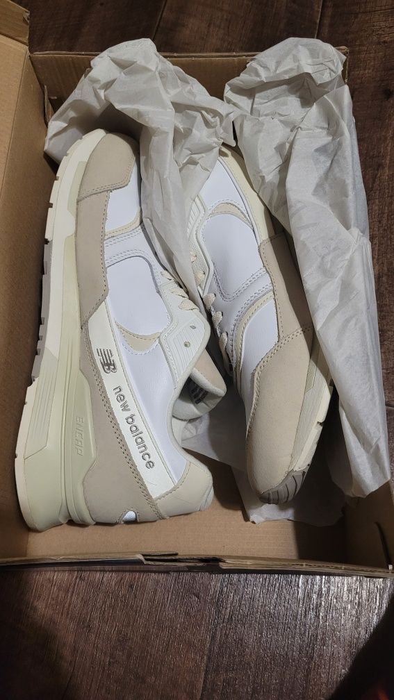 Białe  NewBalance