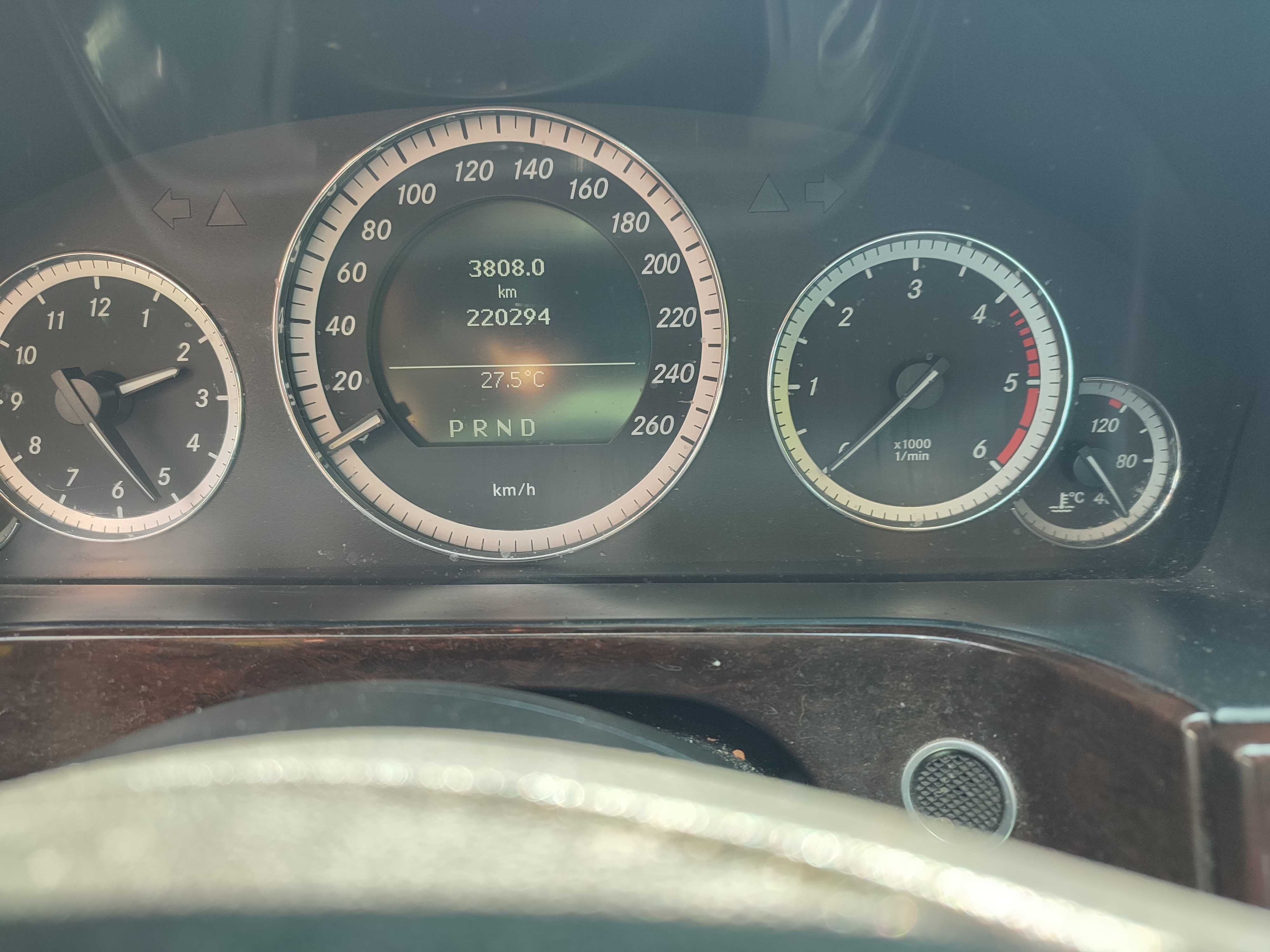 Mercedes Benz e220