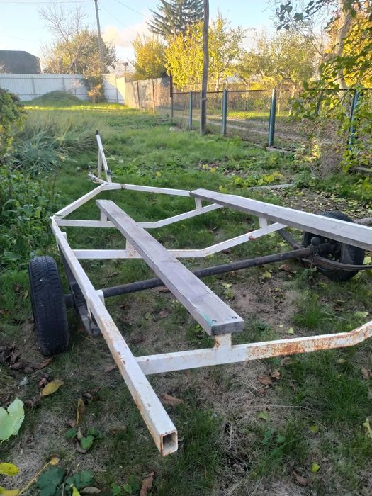 Прицеп для човна.