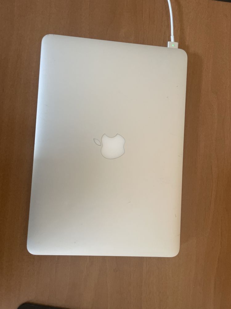 Apple Macbook pro 13 2015 Б/В