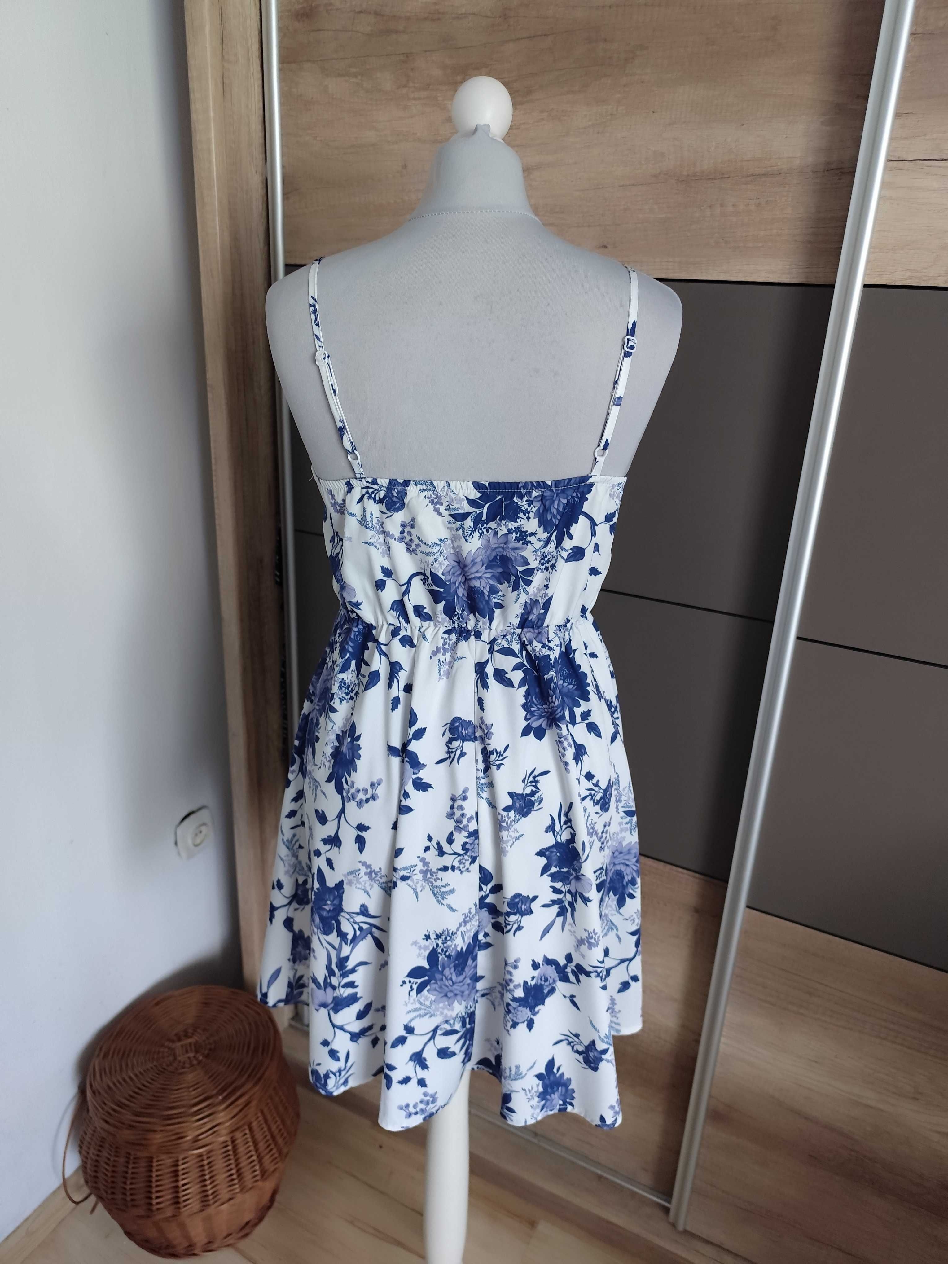 Biało sukienka w kwiaty r.36