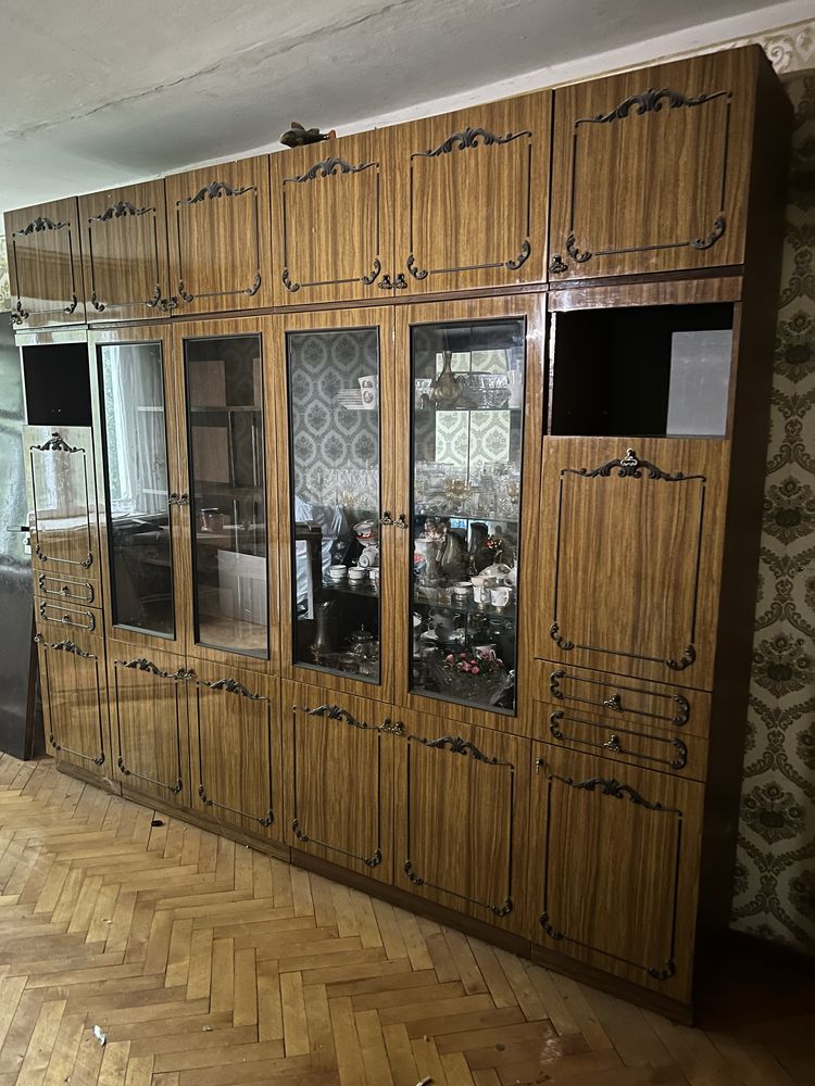 Продам стінку у вітальню