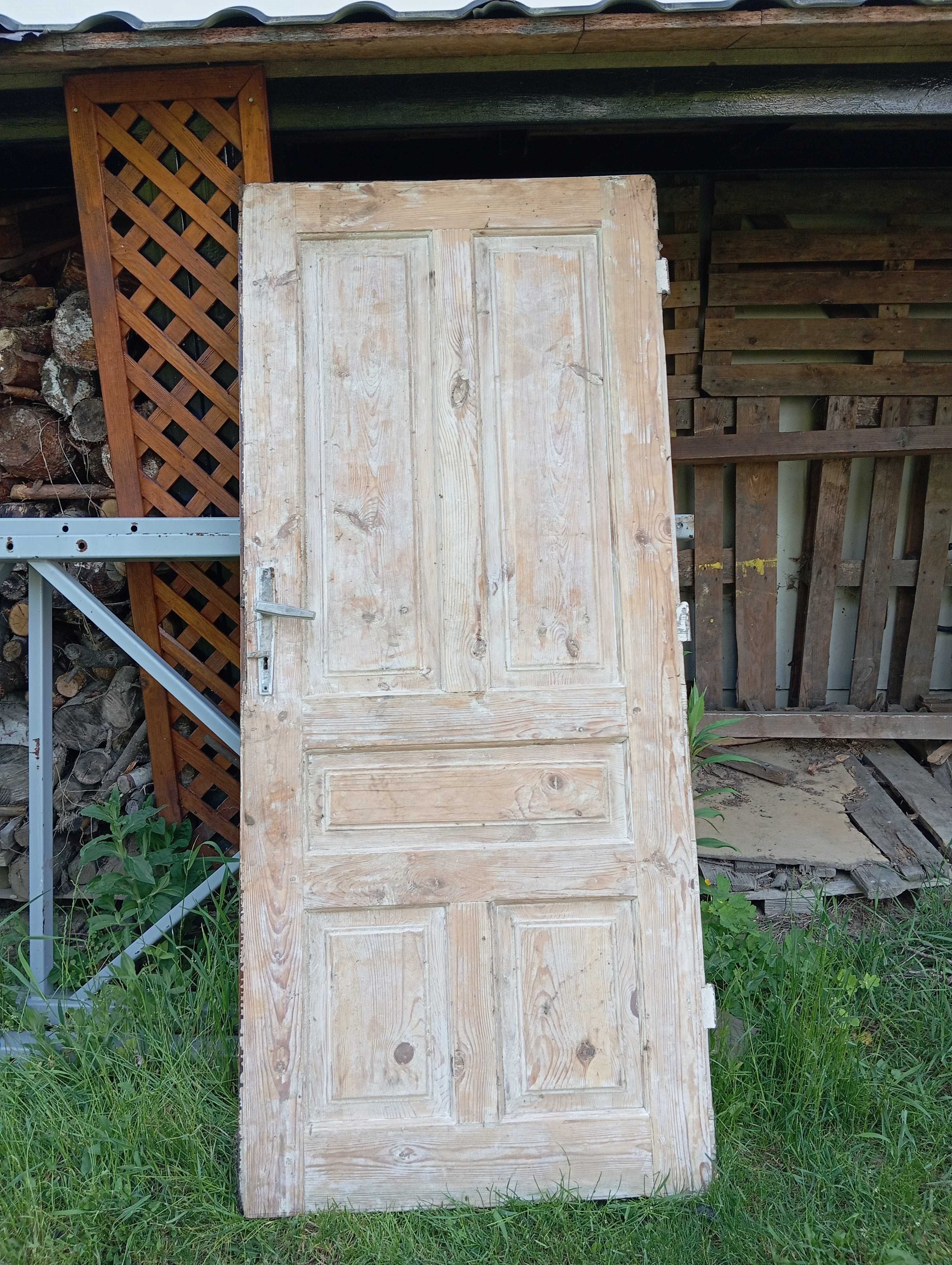 Drzwi drewniane plus framuga 81,5 / 85 x 191, idealne na budowę
