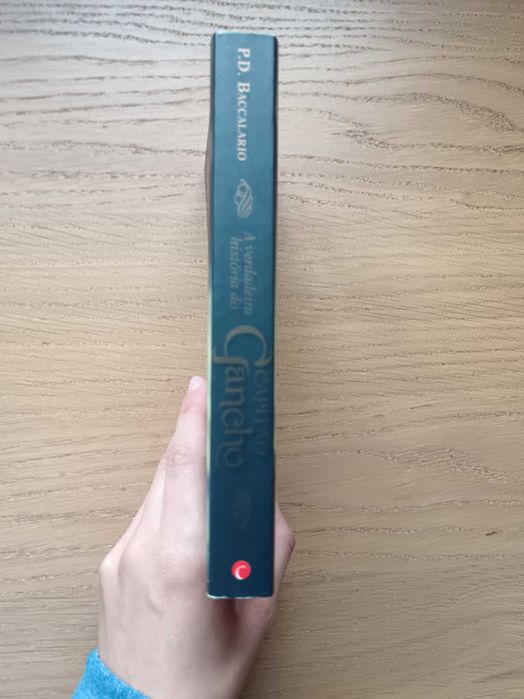 A Verdadeira História do Capitão Gancho -  de P.D. Baccalario