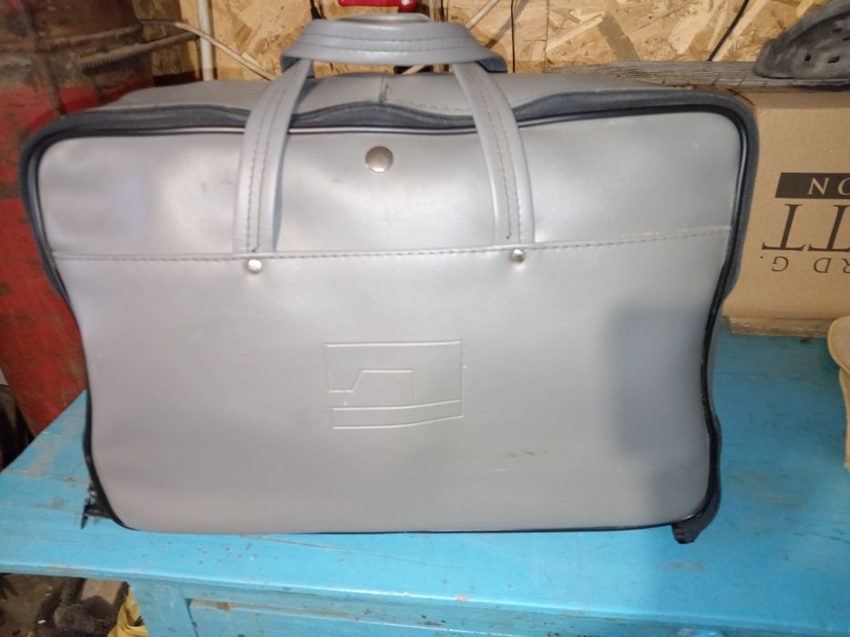 Електро швейная машинка