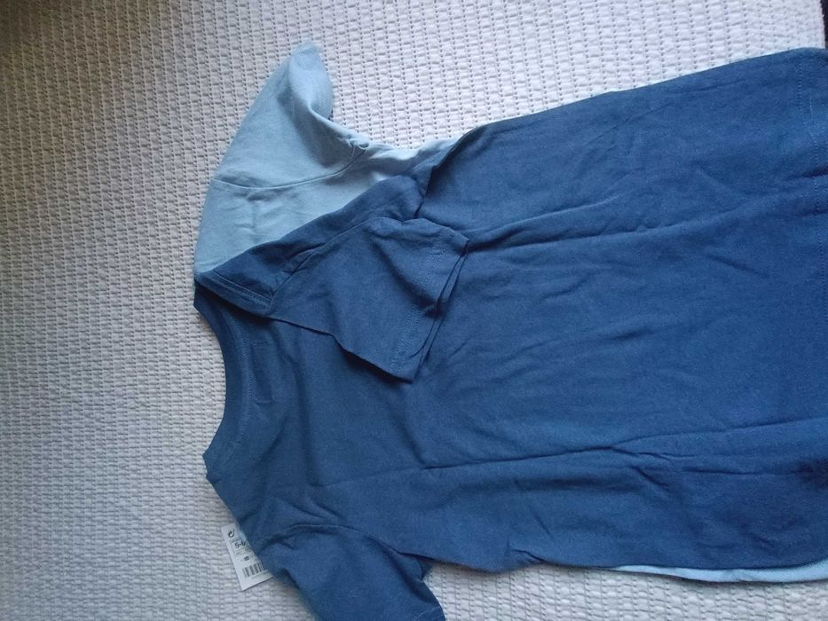 2 t-shirts 5/6 anos novos