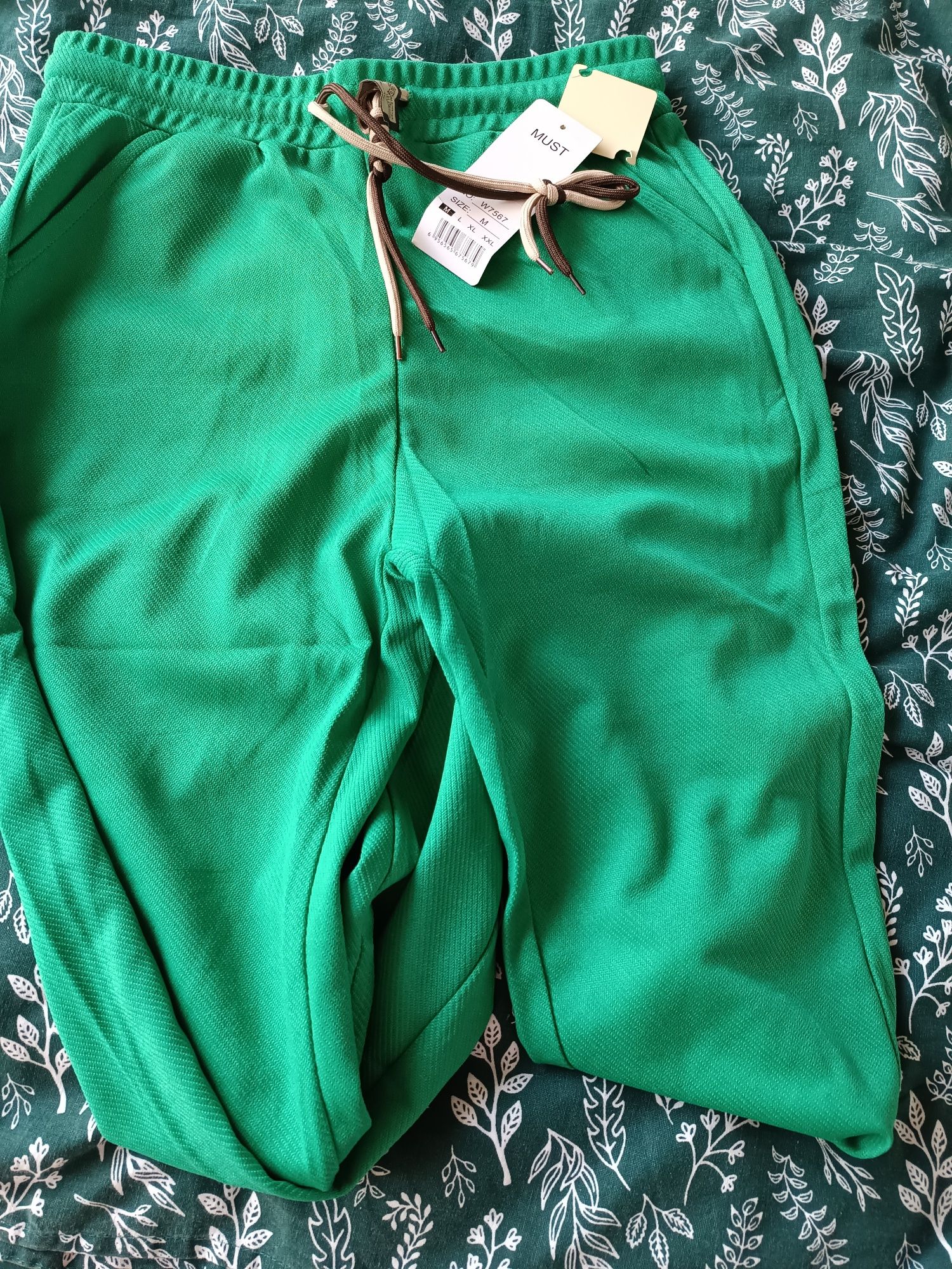 Spodnie zielone.