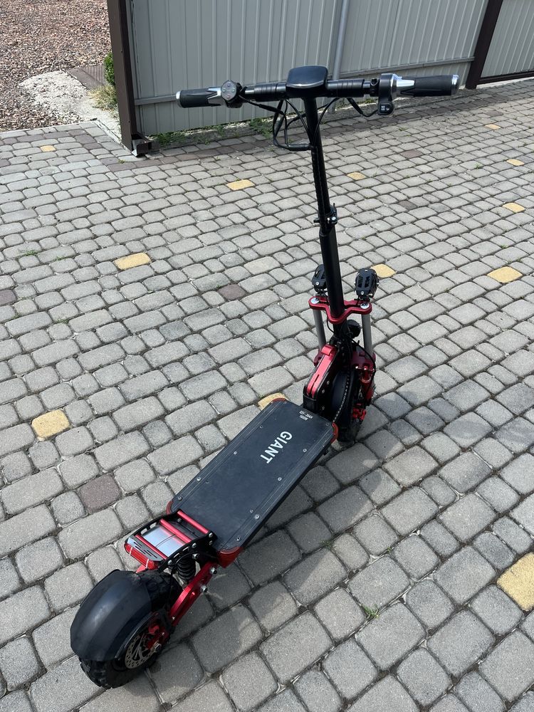 Електросамокат giant outlander m11