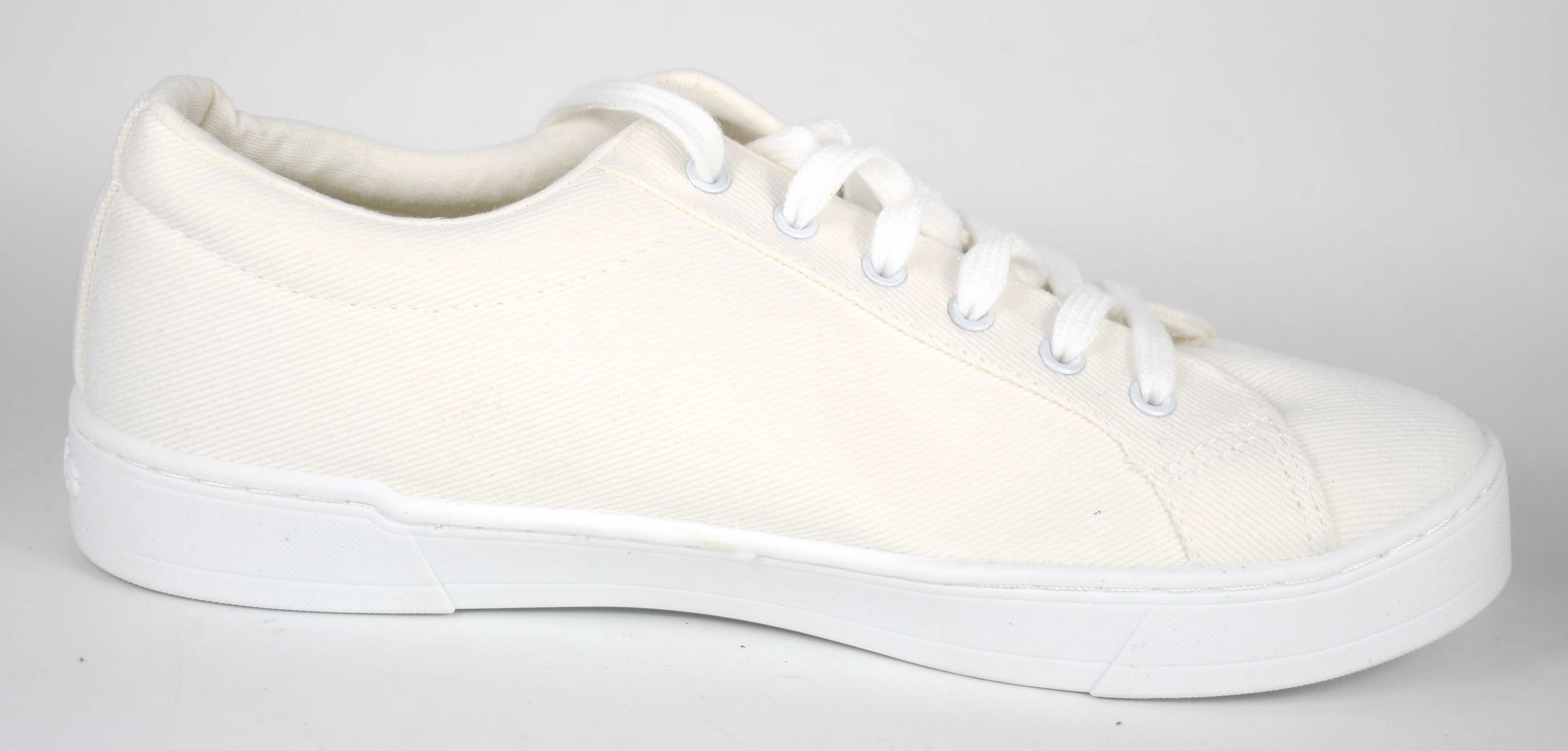 Nowe z wadą trampki levi's malibu 2.0 roz. 40