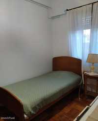 425232 - Quarto com cama de solteiro em apartamento com 3 quartos