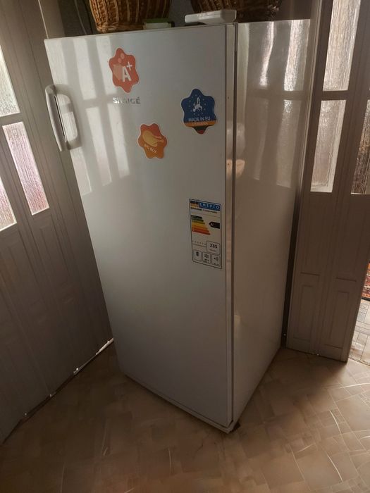 Продам морозильную камеру
