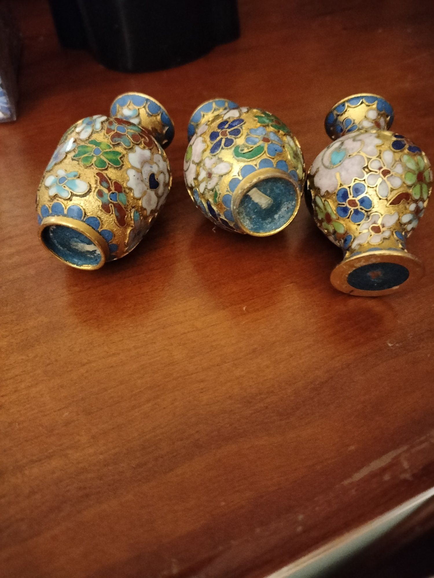 Jarras em miniatura em esmalte closonne chinês
