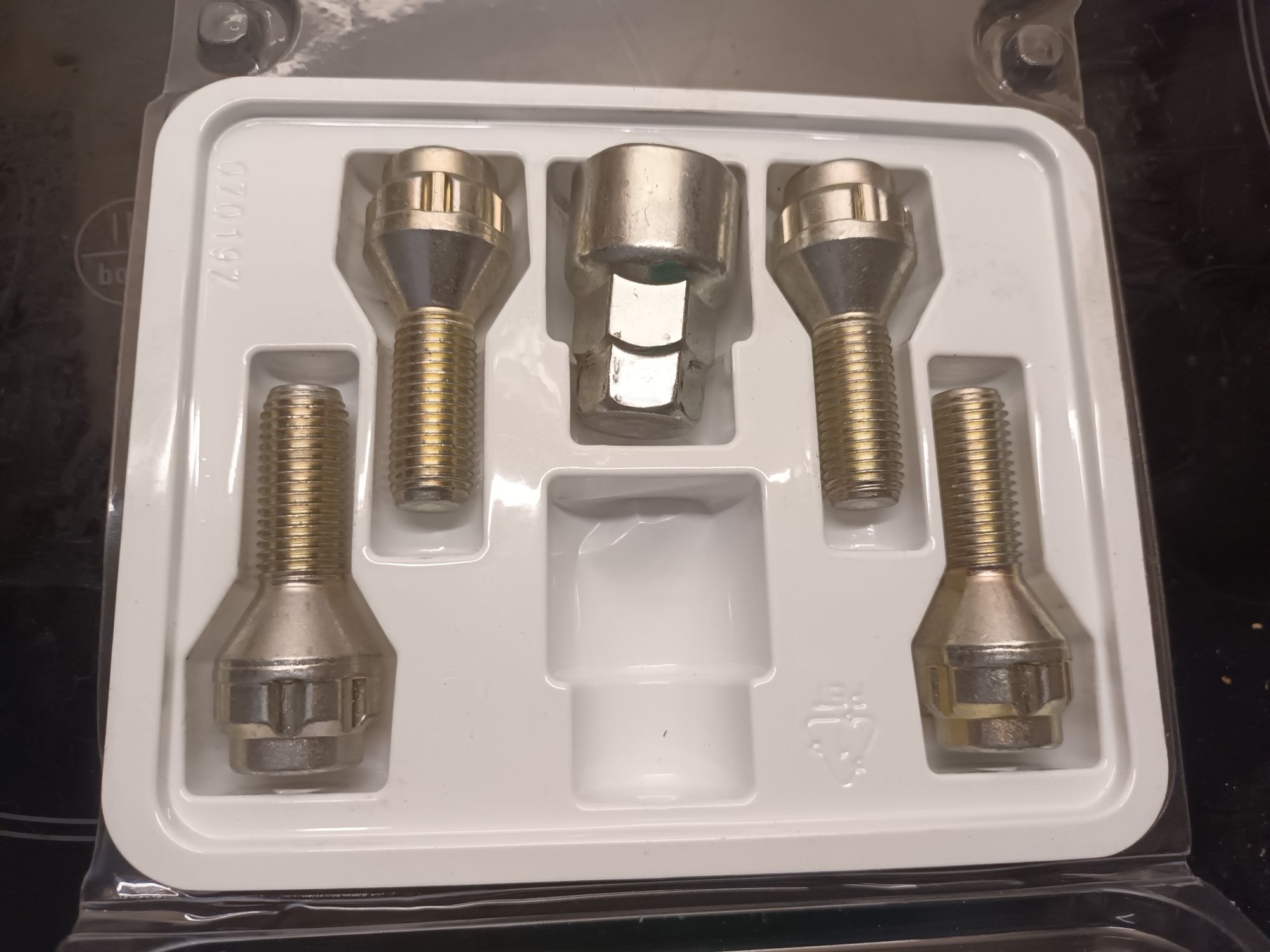 Kit parafuso anti roubo NOVO antirroubo rodas