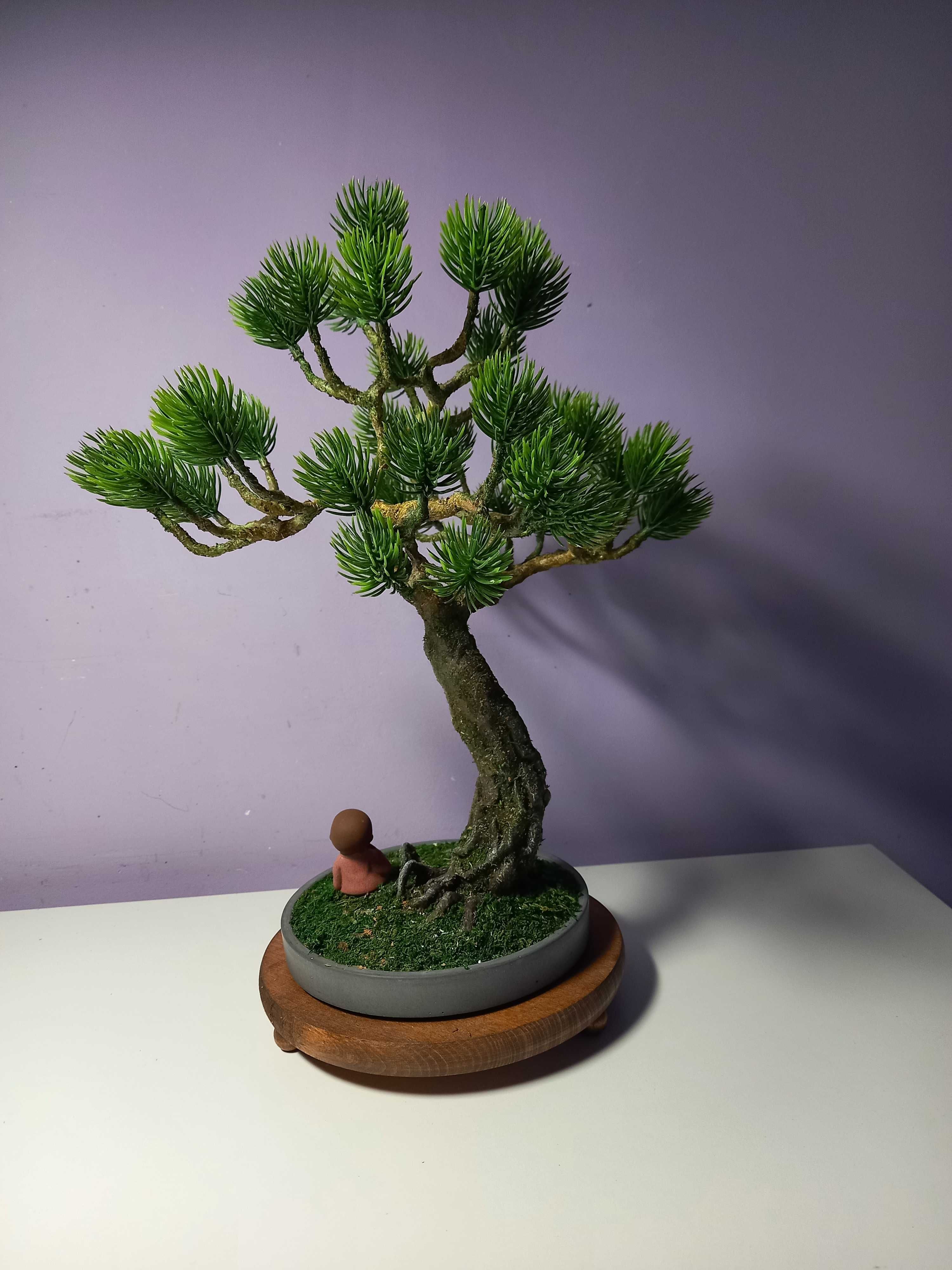 Sztuczne drzewko. Imitacja bonsai.