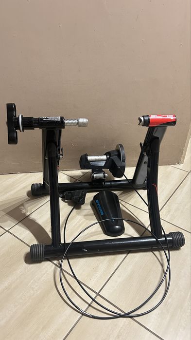 Trenażer Elite Volare Mag + opona, podstawka pod koło