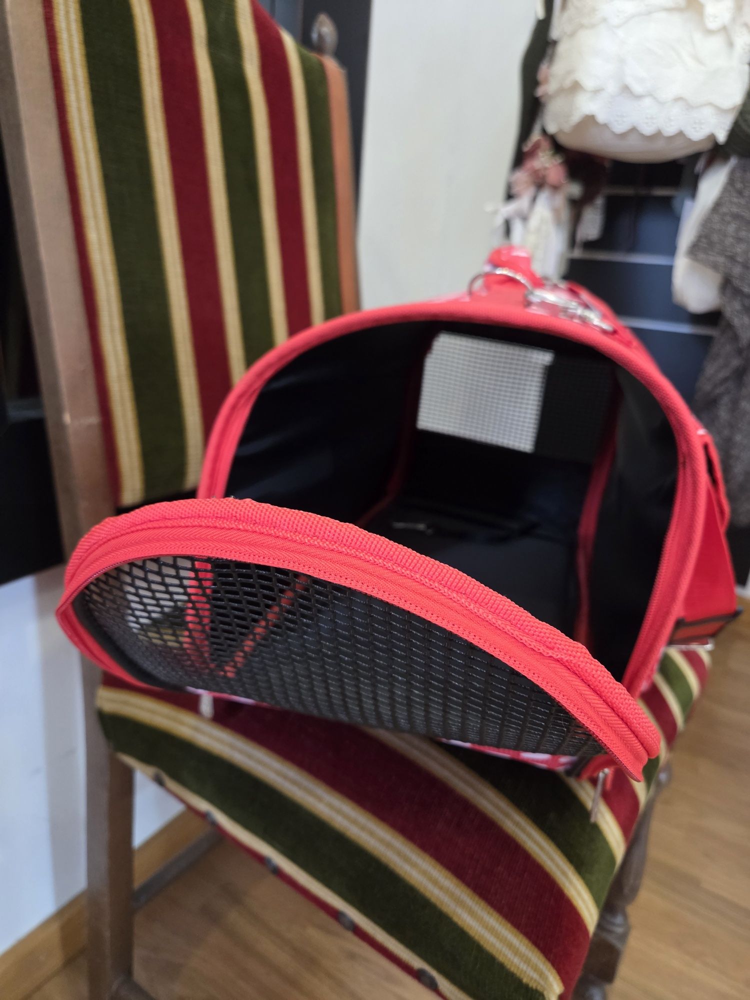 Transportadora de cães de porte pequeno