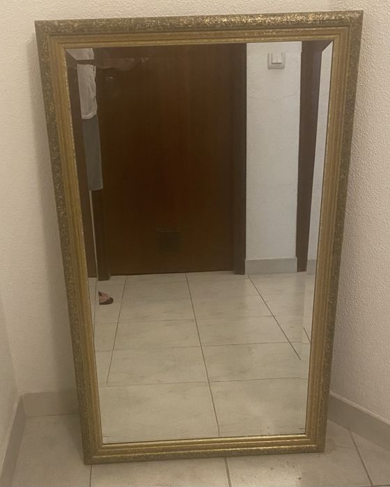 Espelho, com bisel a volta moldura com dourados