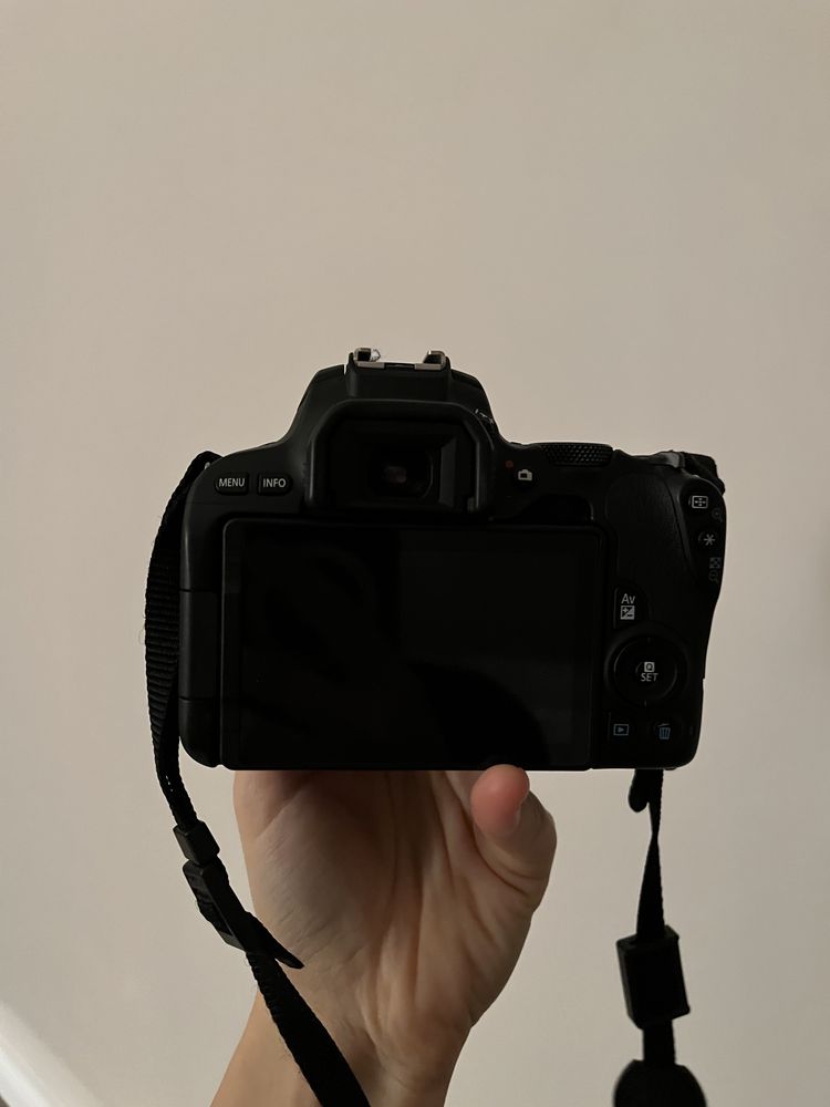 Canon 200D stan idealny