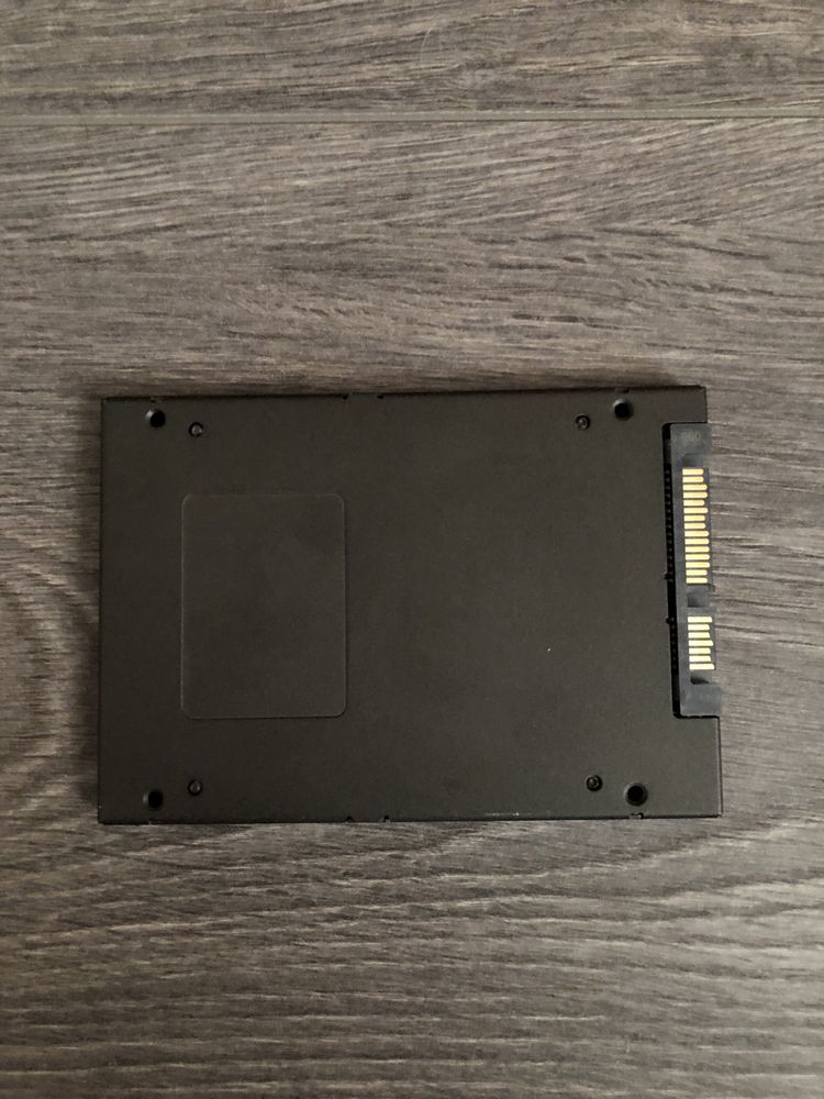 Kingston 960gb ssd новий