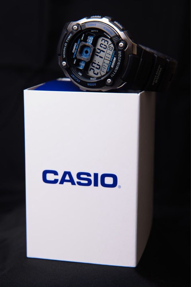 Годинник чоловічий Casio AE-2000W-1A новий оригінал