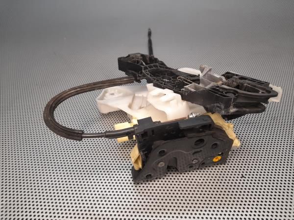 Fechadura / fecho porta trás esquerdo VOLKSWAGEN Passat (3C2)